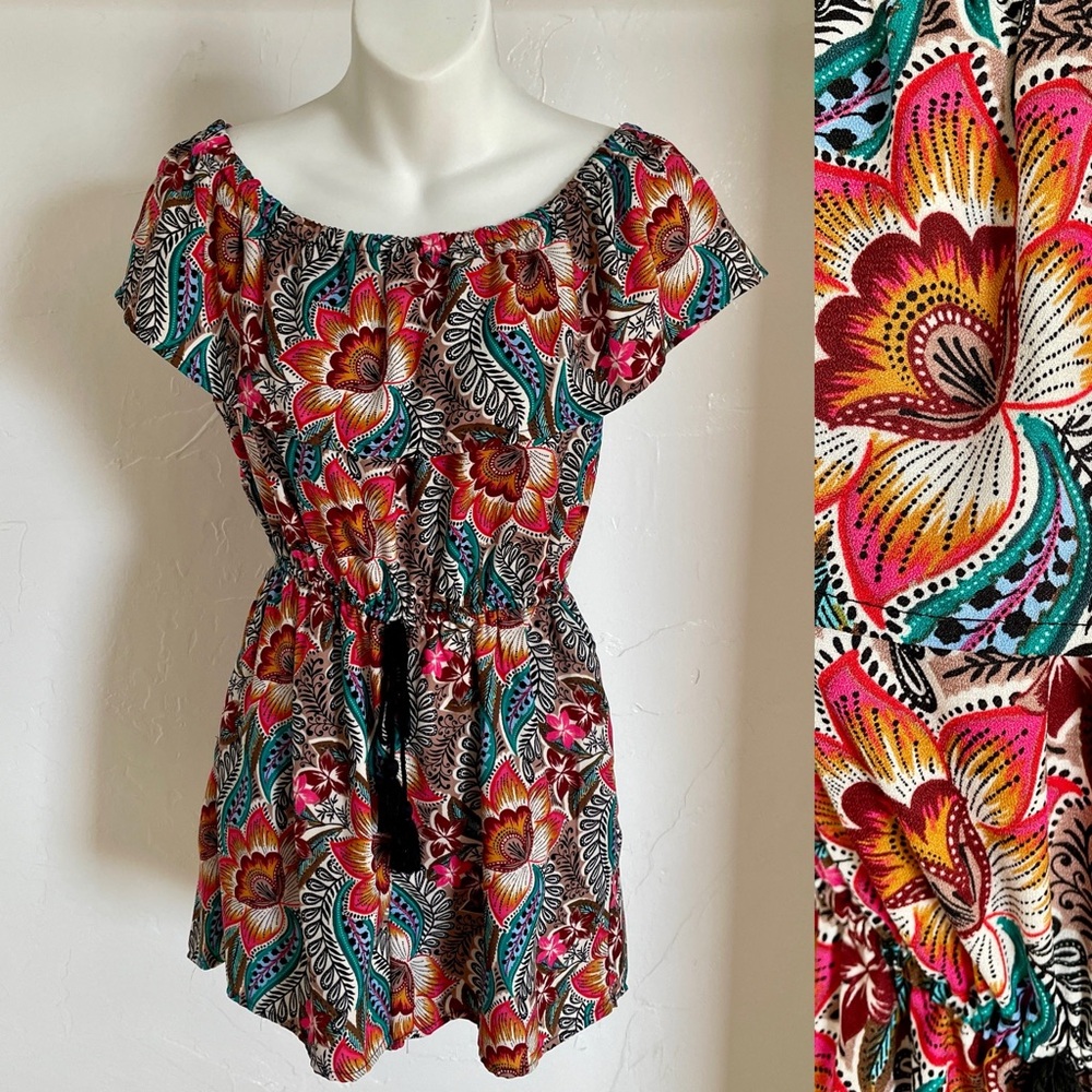 Gorgeous Mexican Pottery Floral Print On or Off the Shoulders Shorts ROMPER M